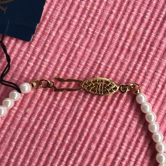 New White Satin Faux Pearl Bracelet Gold Tone Clasp by Richelieu  - Picture 4 of 9